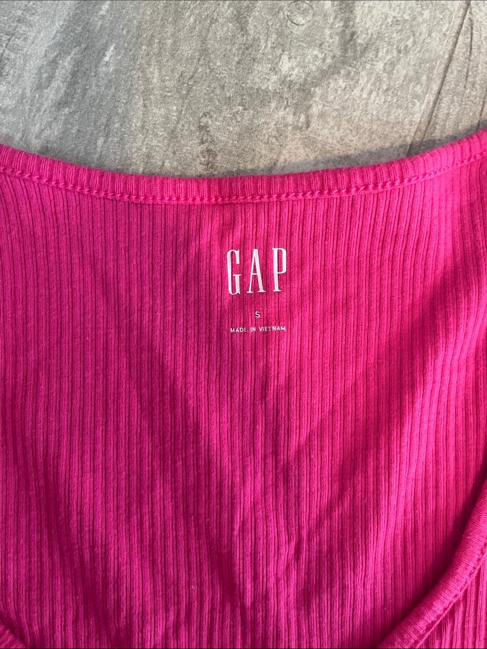 GAP Women's Ribbed Tank Top in Fuchsia Pink - Picture 2 of 3